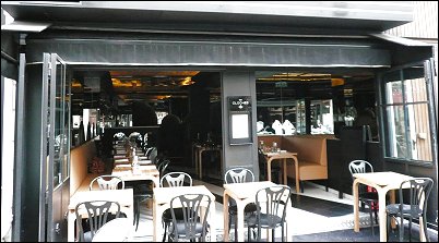 Panoramique du restaurant Les Cloches à Paris