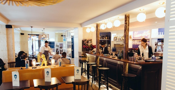 Panoramique du restaurant La Maison Bleue à Paris