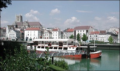 Panoramique du restaurant La Péniche à Meaux