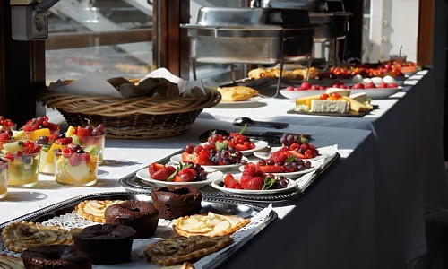 Panoramique du restaurant Teranga cantine - Péniche La ballle au bond à Paris