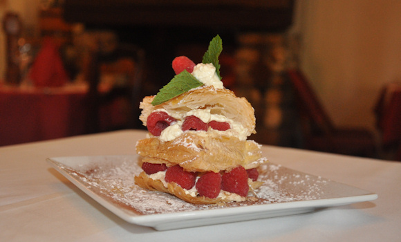 Restaurant Bistrot Montsouris - Mille feuilles à la framboise maison