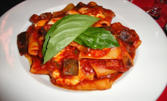 Restaurant Cantina di Luca - Paccheri alla siciliana chez Cantina di Luca