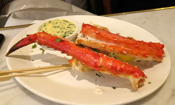 Restaurant Marlon Californian Restaurant - King Crab legs et Cilantro beurre blanc