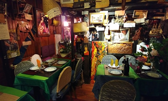 Restaurant Bangkok Thailand - Salle décoré au folklore Thailandais