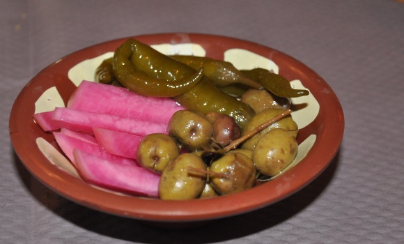 Restaurant Chateau Kefraya - Olives et radis roses au vinaigre