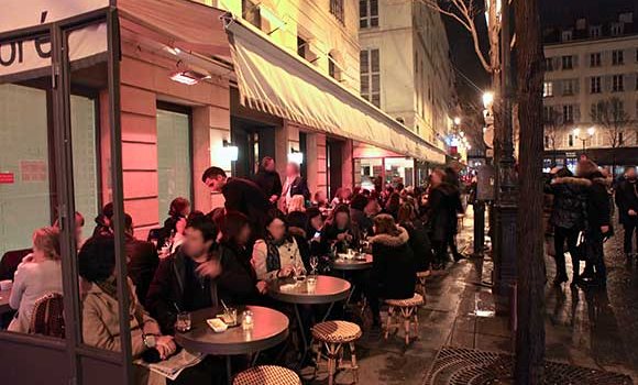 Restaurant Très Honoré - Terrasse le soir