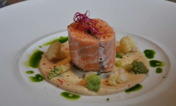 Restaurant Saperlipopette par Norbert Tarayre - Saumon crémeux et sommités de choux fleur