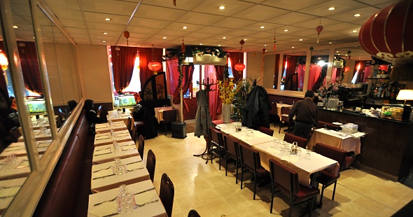 Restaurant Restaurant Tang Opéra - Une salle à la décoration simple mais très asiatique