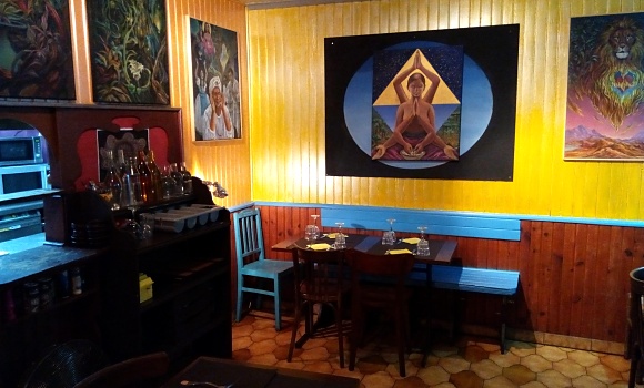 Restaurant Tierra del Fuego - Salle avec beaucoup d'objets d'art