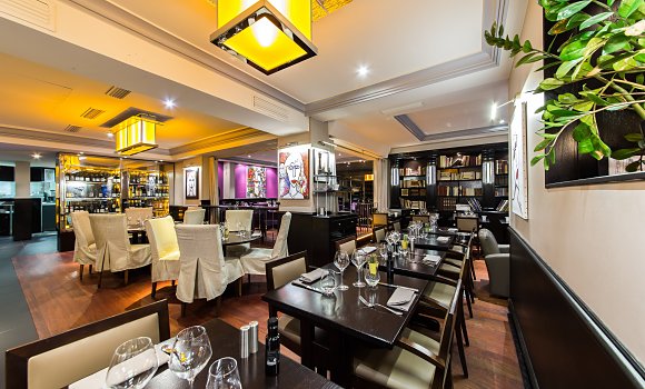 Restaurant La Villa Corse Rive Gauche - La salle est très chaleureuse