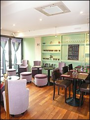 Photo restaurant paris Sur un R de Flora - Très cosy en journée aussi.