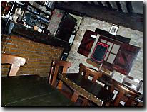 Photo restaurant paris L'Aigre Doux - Megumi se d�lecte d'une tagine d'agneau aux gombos.