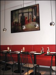 Photo restaurant paris Amber - D'agréable banquettes rouges