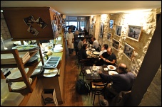 Photo restaurant paris Les Amis de Messina - Salle chaleureuse esprit pierres apparentes