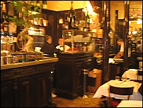 Photo restaurant paris Aux Crus de Bourgogne - Ambiance parisienne assur�e...