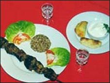 Photo restaurant paris Aux Trois Violons - Brochette de gigot d'agneau, marin�e, grill�e