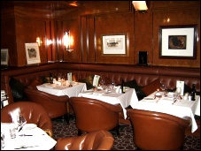 Photo restaurant paris Le Baretto - Larges fauteuils en cuir