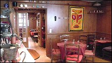 Photo restaurant paris Chez Marine - Boiseries tr�s pr�sentes