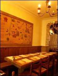 Photo restaurant paris Chez Papa du 18ème - La table d'hôte pour un repas en groupe