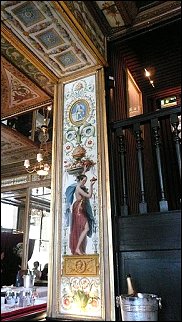 Photo restaurant paris Le Grand Véfour - Magnifiques boiseries sculptées