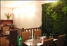 Photo restaurant paris Restaurant Ile de la R�union - Mur v�g�tal comme sur l'Ile