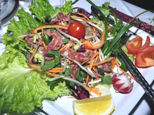 Photo restaurant paris La Coloniale à l'indo - La Salade de boeuf khmère