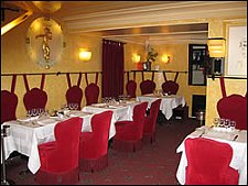 Photo restaurant paris La Petite Cour - Parfait pour un dîner en amoureux
