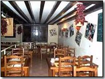 Photo restaurant paris La Ferme de Papa - Pourtant la salle est jolie tout plein...