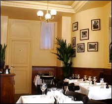 Photo restaurant paris Le Chardenoux de Cyril Lignac - Moulures et belle hauteur de plafond