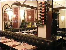 Photo restaurant paris Le Doucet - Un espace pouvant accueillir 90 personnes.
