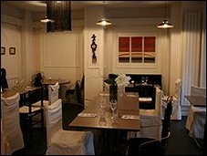 Photo restaurant paris Le Tourbillon - Cadre feutr�e et cosy