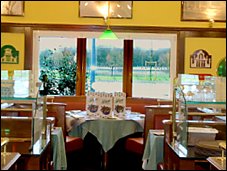 Photo restaurant paris L�on de Bruxelles Champs-Elys�es - L�on : sp�cialiste des moules frites