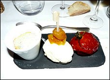 Photo restaurant paris Les Diables au Thym - Tomate confite et son clafoutis d'olives noires