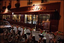 Photo restaurant paris Les 4 Fr�res - Terrasse et v�lib juste devant !