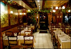 Photo restaurant paris Les Vignes du Liban - Une salle toute en longueur.