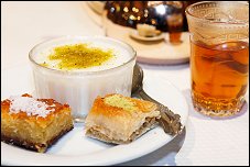 Photo restaurant paris Les Vignes du Liban - Baklava et Mehalabieh.