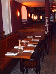 Photo restaurant paris L'Escapade Batignolles - Ambiance d�contract�e
