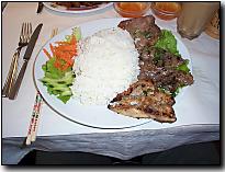 Photo restaurant paris La Locomotive - Riz aux 3 viandes grillées à la citronelle, MIAM !