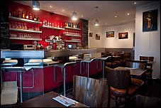 Photo restaurant paris Madame est Servie - Salle chaleureuse
