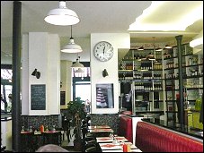 Photo restaurant paris Mimosa - Un mur plein de couleurs