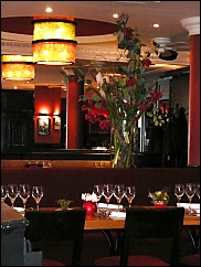 Photo restaurant paris Le Moulin de la Galette - Une salle cosy et aérée