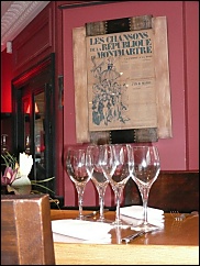 Photo restaurant paris Le Moulin de la Galette - L'ambiance Montmartroise
