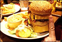 Photo restaurant paris PDG - Hamburger GEANT !