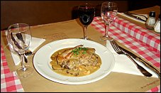 Photo restaurant paris Au Pied de Fouet Oberkampf - Un gigot d'agneau parfait.