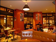 Photo restaurant paris La Piscine - Ambiance bistrot tr�s anim�e