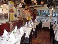 Photo restaurant paris Au Refuge du Pass� - D�cor vieille France chaleureux