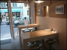 Photo restaurant paris Riccione - La salle est �clair�e par de grandes baies vitr�es