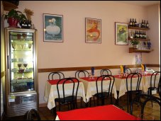 Photo restaurant paris Ristorante da Paggiolini - Décoration discrète mais colorée