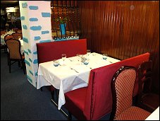 Photo restaurant paris Royal Indien - Décoration sobre et soignée