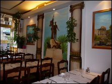 Photo restaurant paris Sannine - Comme dans un site gréco-romain